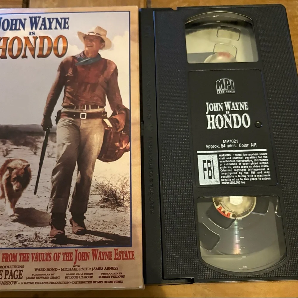 John Wayne Hondo VHS Tape